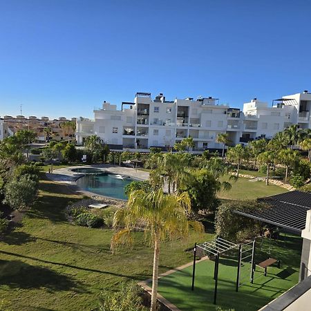Nice 2 Bedroom Bali Apartment With Sea Views Torrevieja Buitenkant foto