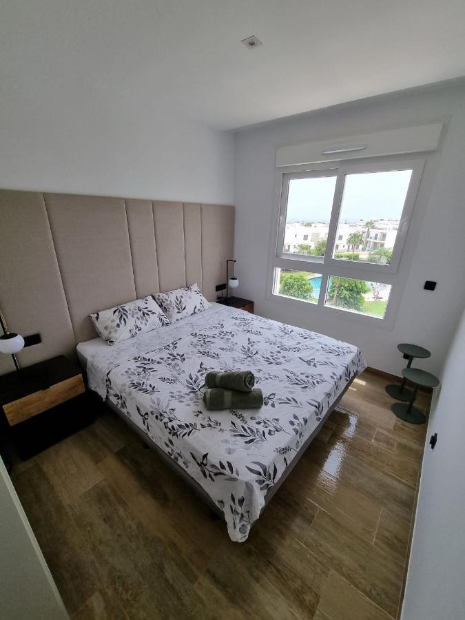 Nice 2 Bedroom Bali Apartment With Sea Views Torrevieja Buitenkant foto