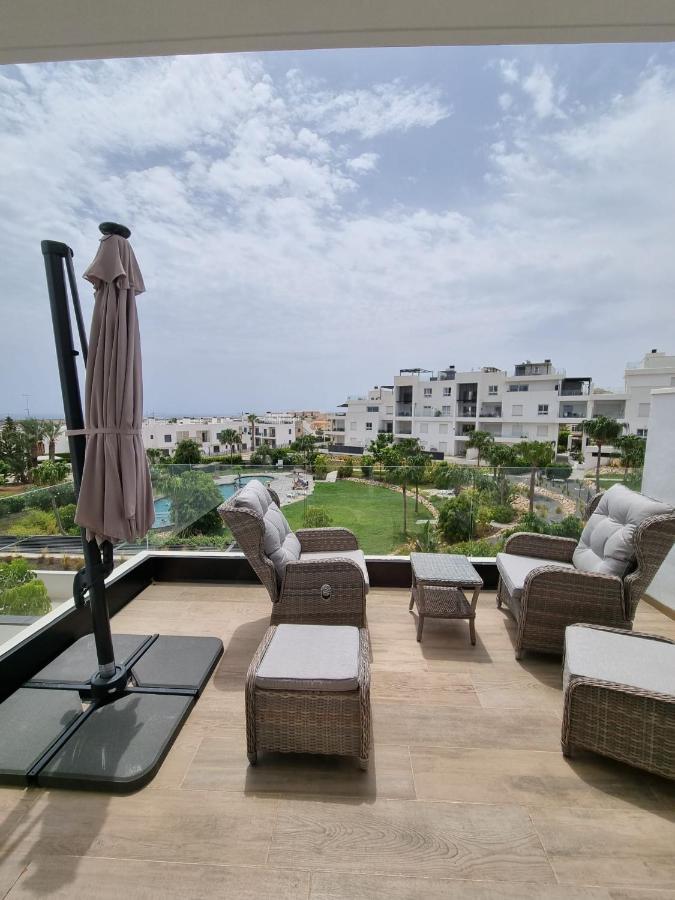 Nice 2 Bedroom Bali Apartment With Sea Views Torrevieja Buitenkant foto