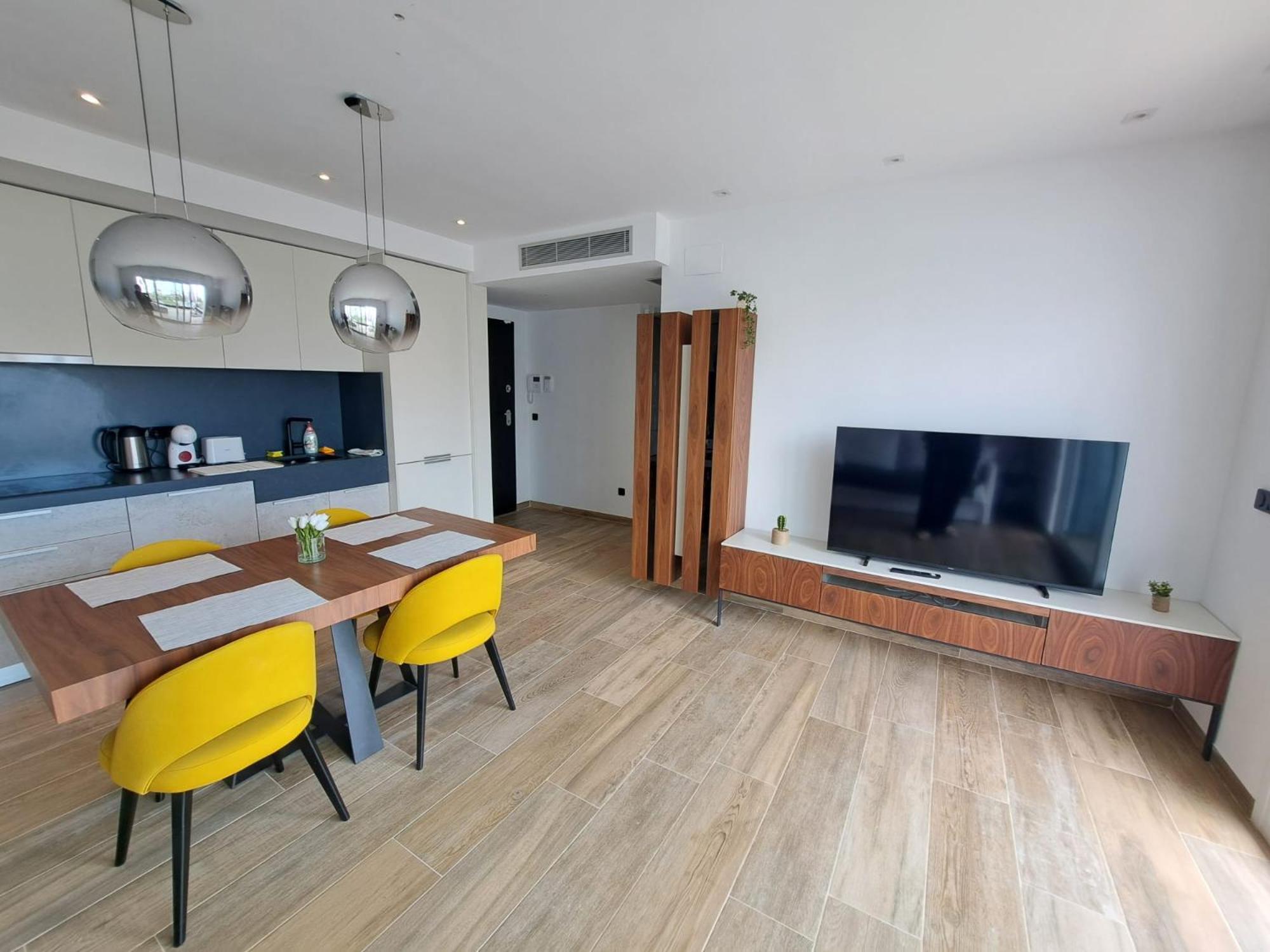 Nice 2 Bedroom Bali Apartment With Sea Views Torrevieja Buitenkant foto
