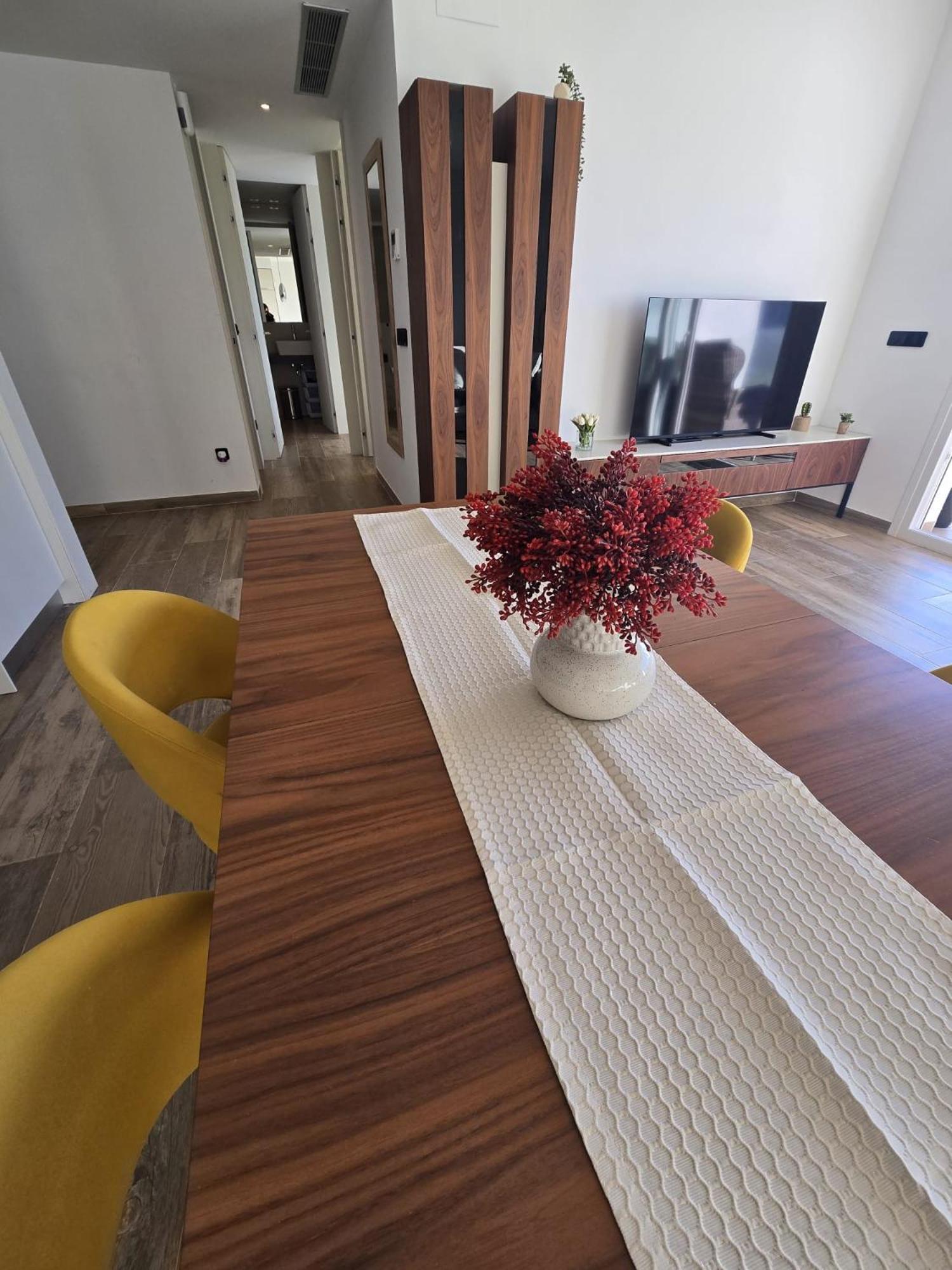 Nice 2 Bedroom Bali Apartment With Sea Views Torrevieja Buitenkant foto