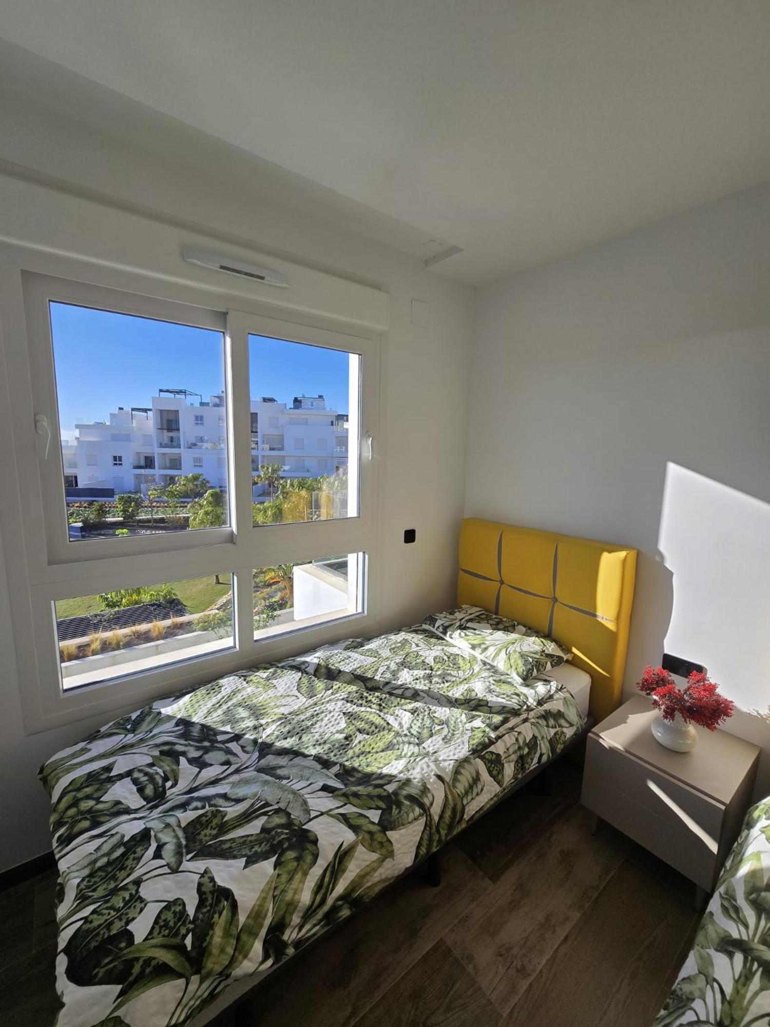 Nice 2 Bedroom Bali Apartment With Sea Views Torrevieja Buitenkant foto