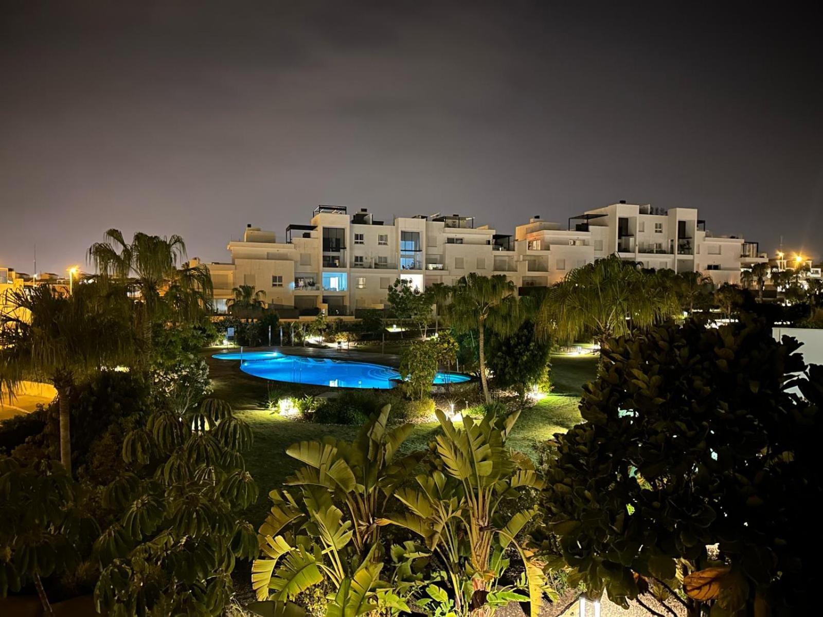Nice 2 Bedroom Bali Apartment With Sea Views Torrevieja Buitenkant foto